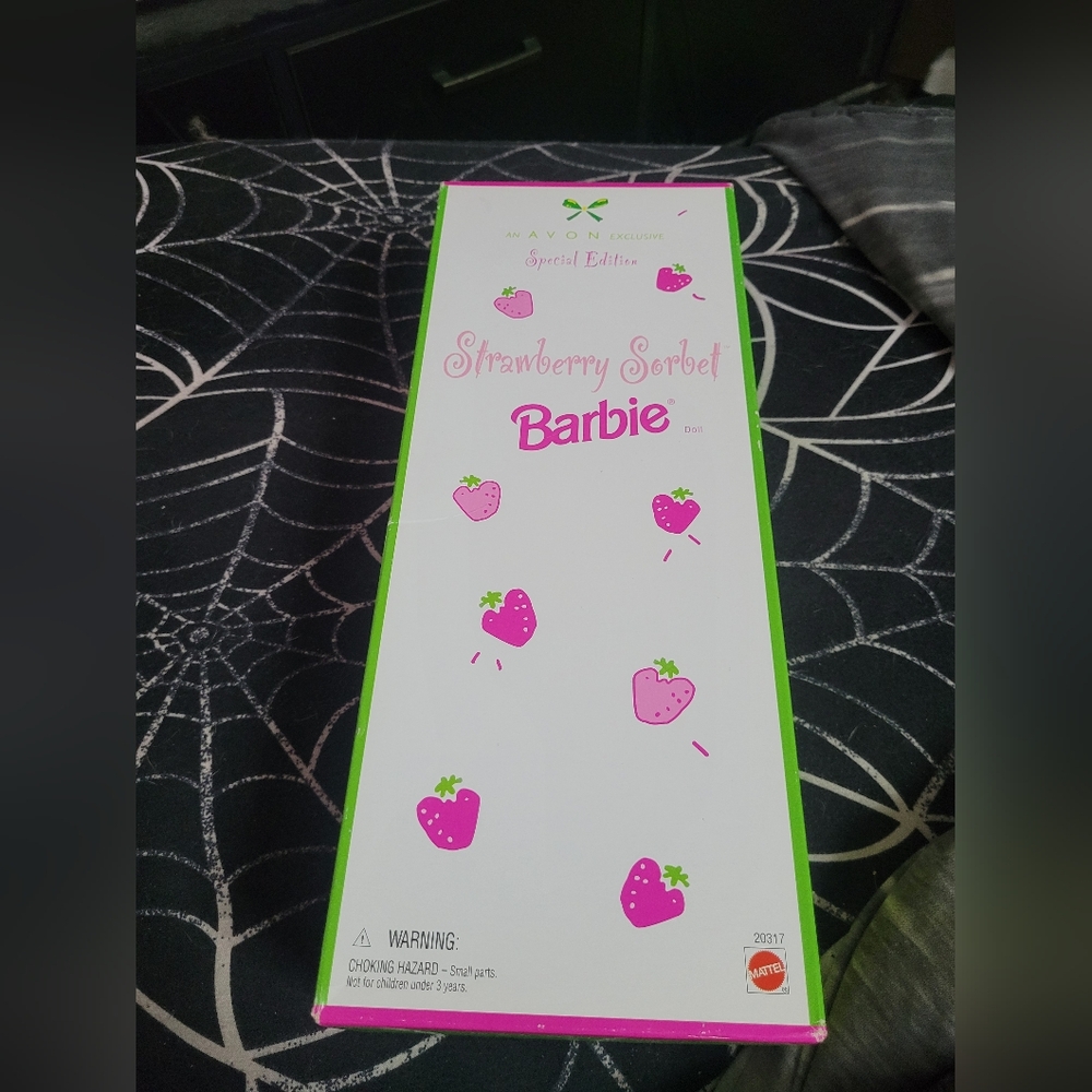 Vintage Nib Avon Barbie Strawberry Sorbet - Picture 1 of 6